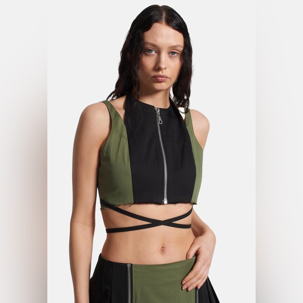 The Ragged Priest Myth Top | US 16 | NWT